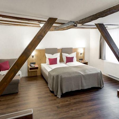 Hotel & Restaurant Lamm Мосбах Экстерьер фото