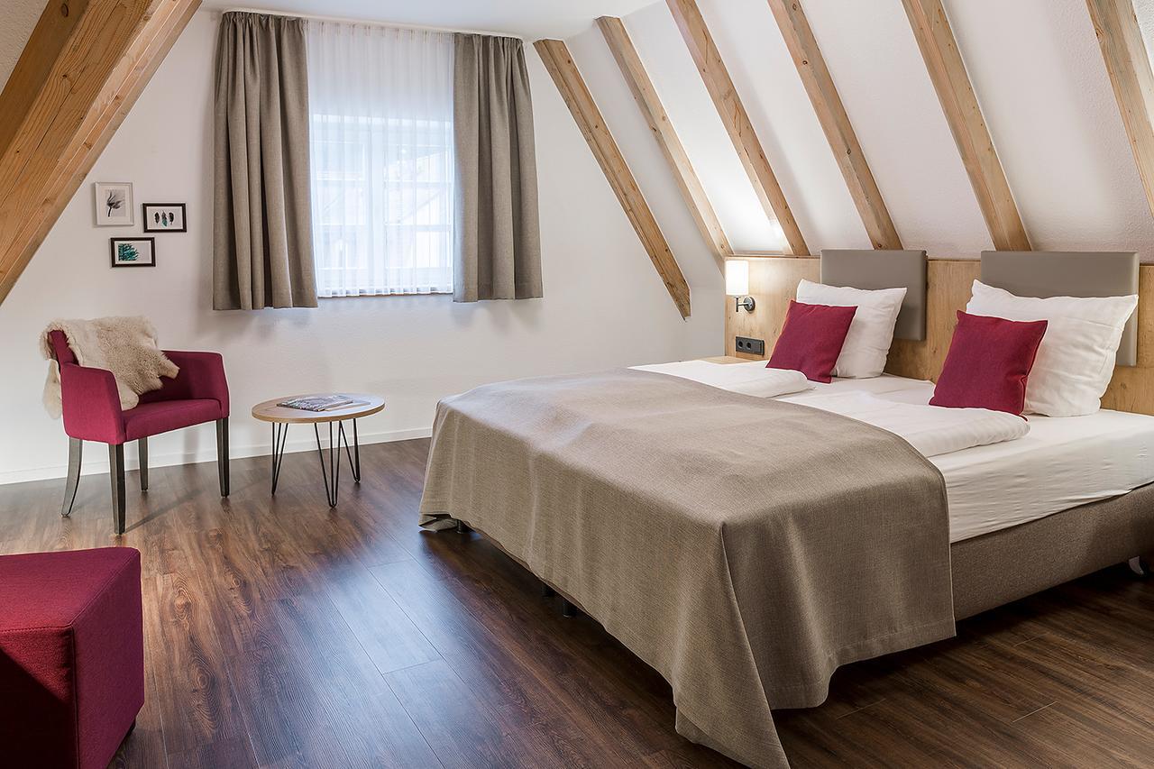 Hotel & Restaurant Lamm Мосбах Экстерьер фото