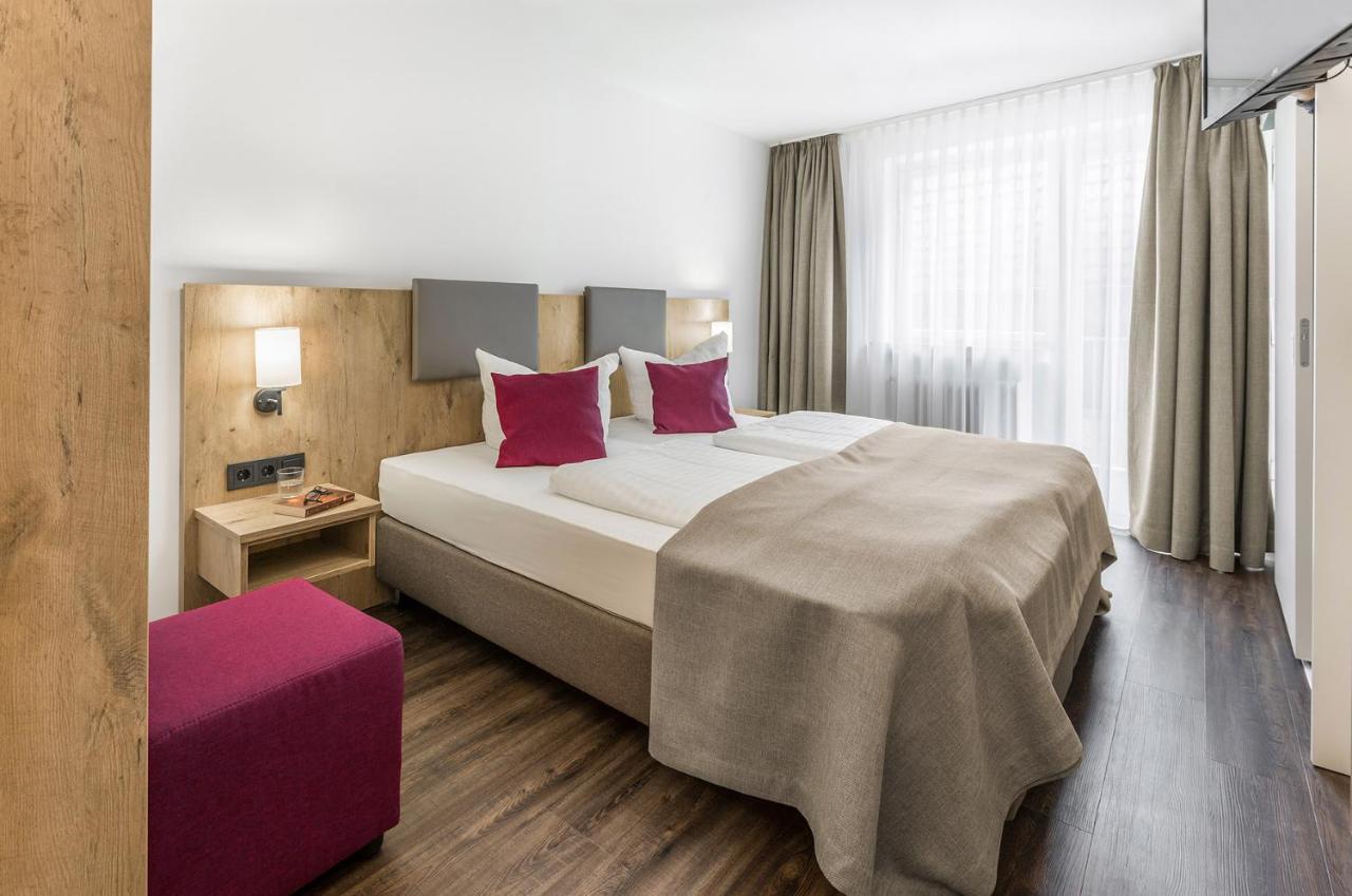 Hotel & Restaurant Lamm Мосбах Экстерьер фото