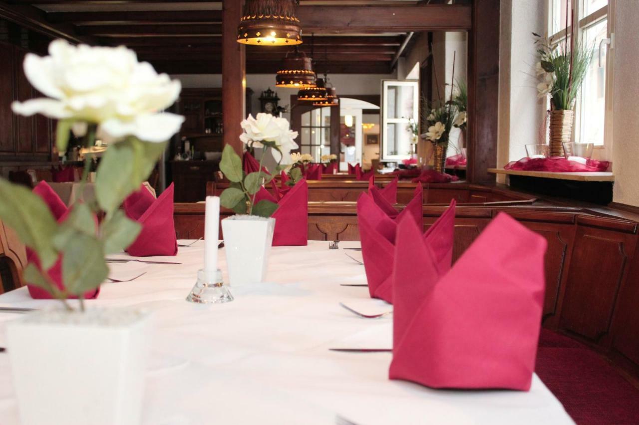 Hotel & Restaurant Lamm Мосбах Экстерьер фото