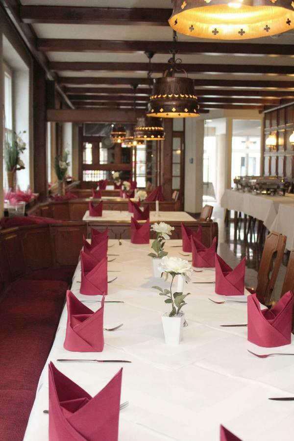 Hotel & Restaurant Lamm Мосбах Экстерьер фото